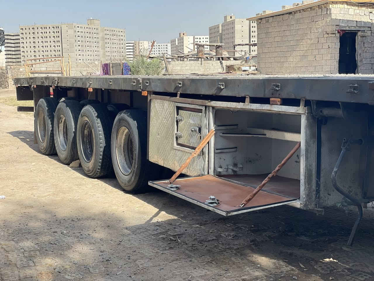 سلام عليكم 
عربانه المانيه مزوج ٢٢ بلادي اربع محاور تايرات فوك نص عمر مطبخ ثلاجة صناديك شاصي ١٤ دنكير ١٣ مربع دنكيرين تعليك جوبلس برميل جدد هوه كهربائيات جديد 
عنوان بغداد جرف نداف 
سعر 80 وبيه مجال 
*********** 
بيع مستعجل
