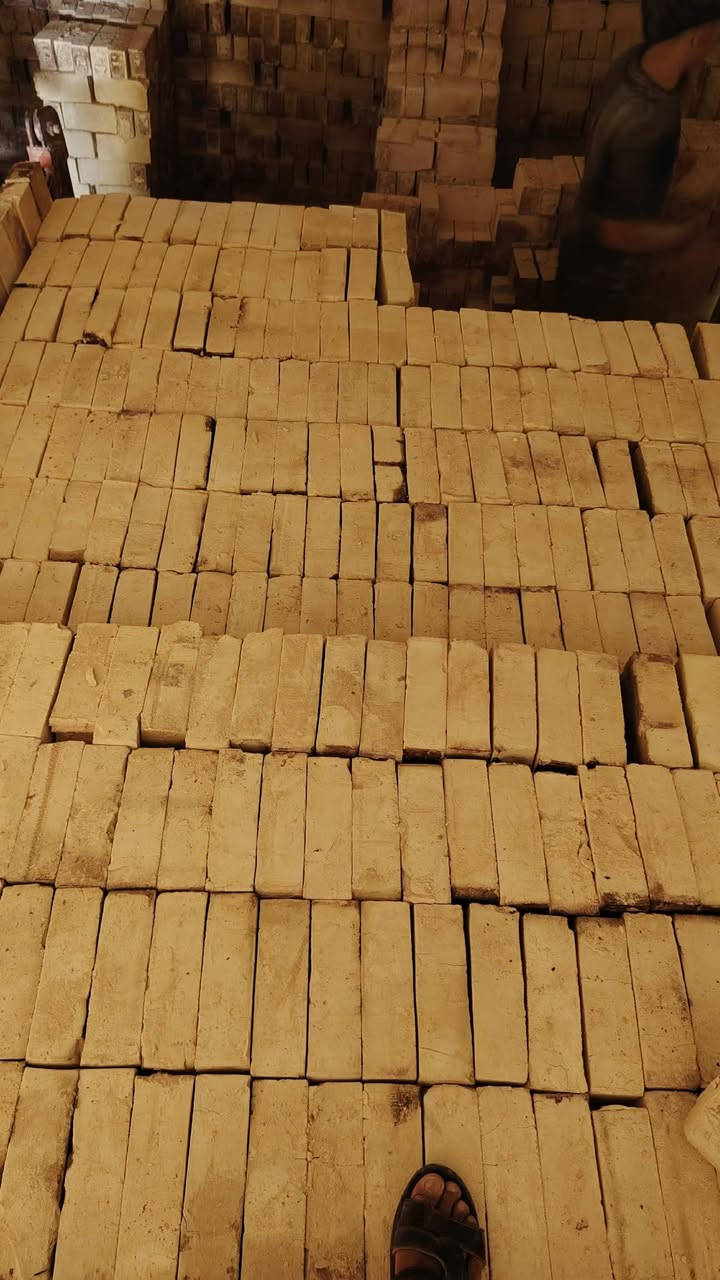 السلام عليكم يوجد طابوك الإصلاح للبيع قالب وعدد ونظافة ***********
