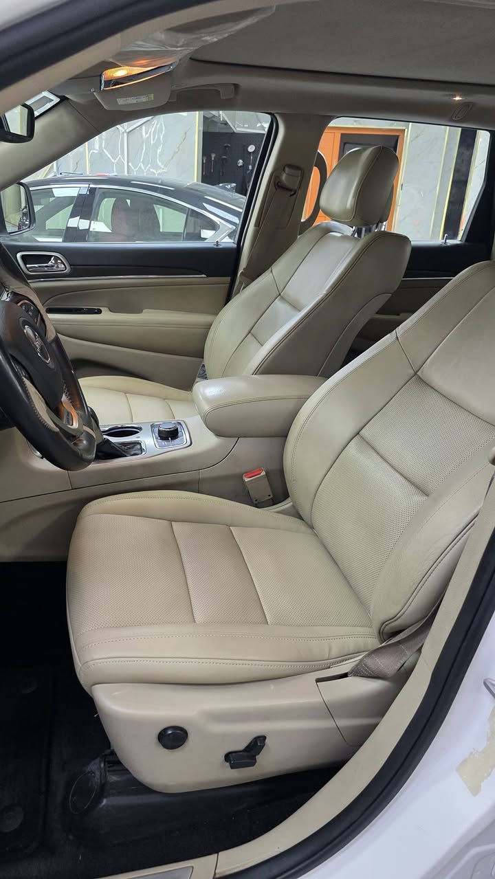 سلام عليكم.
جيب كراند شيروكي خليجي  limted 2017
المواصفات 
بانورما 
تدفئة وتبريد بلكشنات
بصمة
تشغيل عن بعد 
صندق كهرباء
وبعد بيه مواصفات 
السيارة مكفولة وجاهزة مابيه أي نقص 
فقط بيه بارد بسيط باب السكن
للبيع فقط رقم بغداد 
مكاني بغداد المنصور 
السعر ٢٦٥ وبيه مجال بسيط
***********
