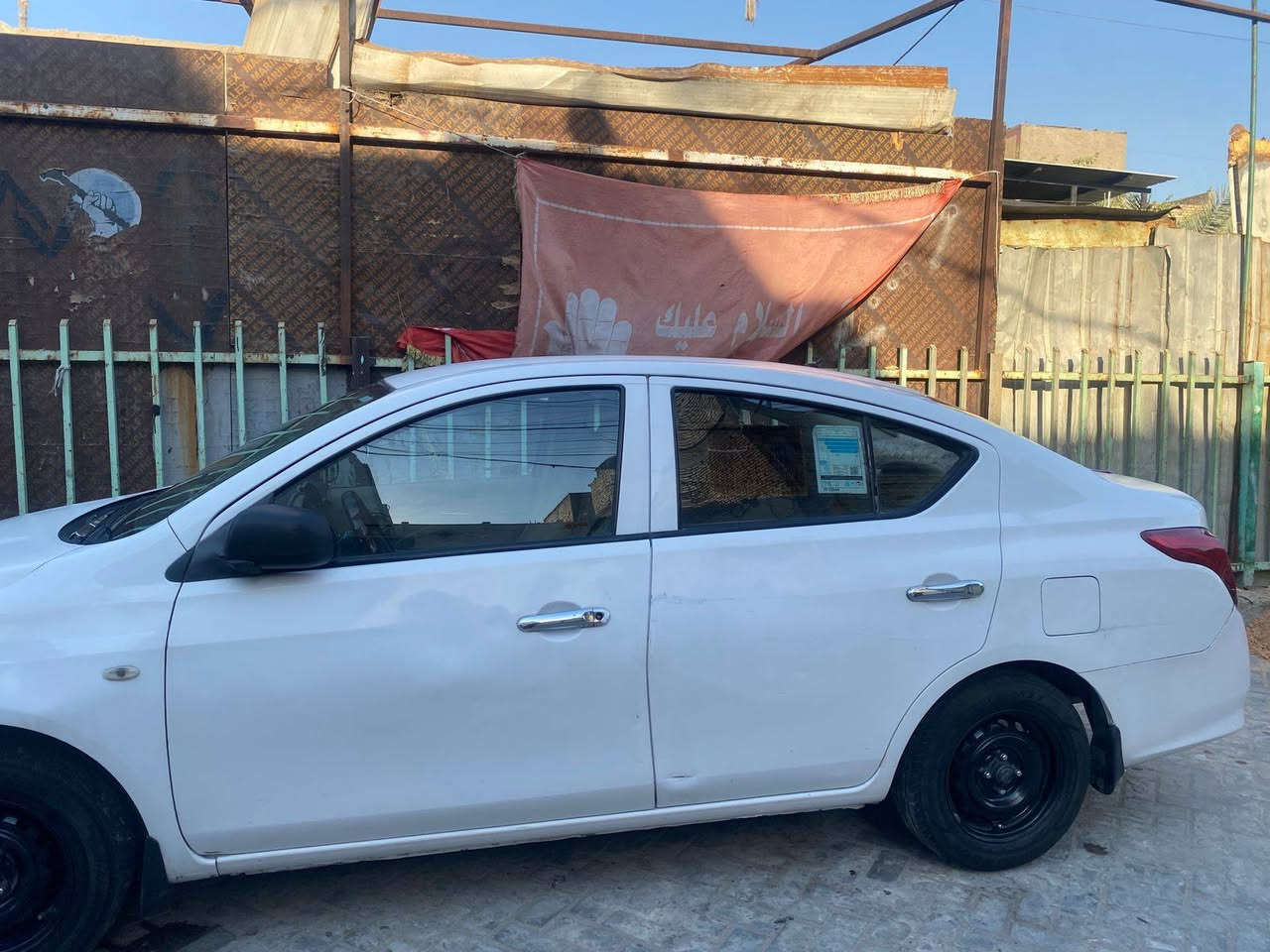 السلام عليكم نيسان سني. موديل 2016 حلوه بيه شويه بارد واضح بل صور  لا تبديل. لا ضربه قويه  فقط بيه بارد  رقم بغداد بسمي كبل تحويل كير مكينه خير من الله تبريد ثلج    لسعر 86وبيه مجال. ***********
