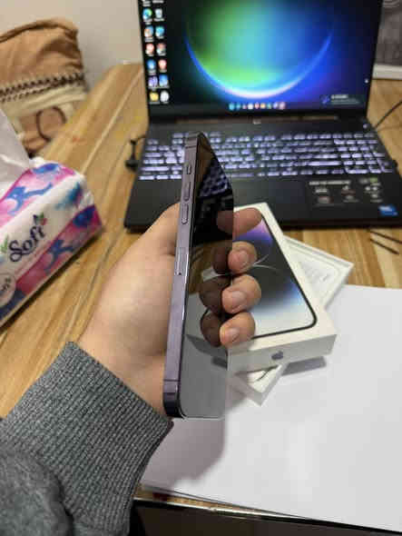 السلام عليكم ايفون ١٤ برو ماكس ذاكرة ٢٥٦ بطارية ٨٠ شرق اوسط ملحقات كارتونة مطابقه  الجهاز نظيف جداً بدون فتح بدون تبديل بدون اي ضرر كلشي شغال بي 
السعر ٩٠٠ الف وبي مجال حك الجيه
مكاني بغداد - ابو غريب 
***********
