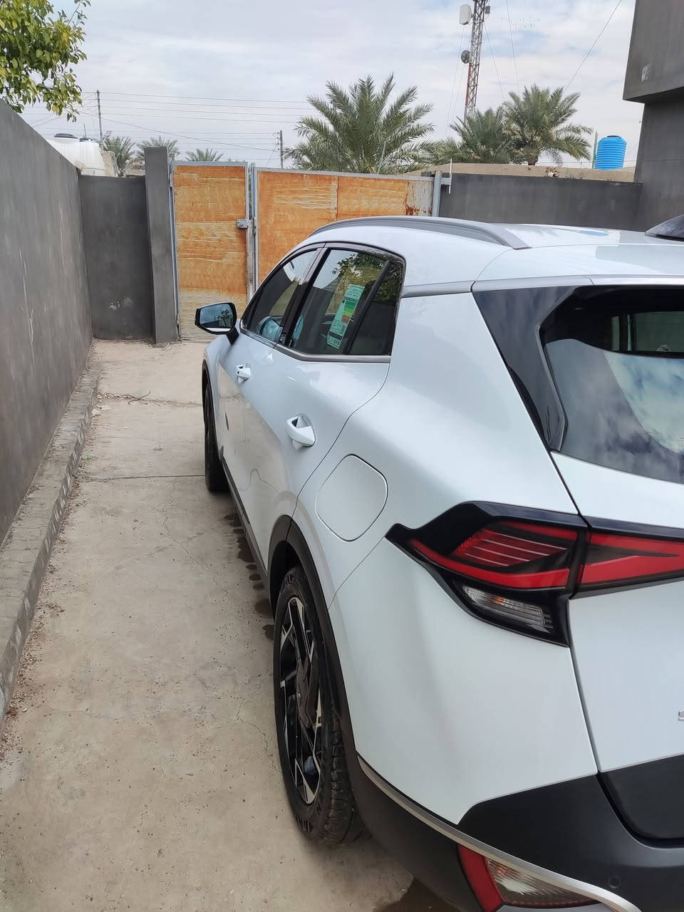 كيا سبورتج موديل 2023 
مكفوله كفاله عامه من صبغ وضربه 
فول مواصفات ما عده( البانوراما وكشنات كهرباء)
سياره ماشيه 55 الف سيارة خير من الله السعر 218 وبيه مجال قليل  مكاني بغداد بسمايه ‏
‪0781 103 6061‬‏
