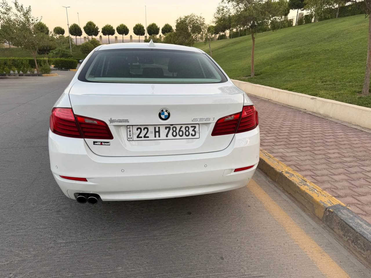بی ئێم دەبل یو ٢٠١٤ شەریکەی القروش تەنها دوو پارچەی بۆیاخە بێ ناو بێ ئێرباگە فول فول مواسەفاتە

*********** السليمانية, العراق
