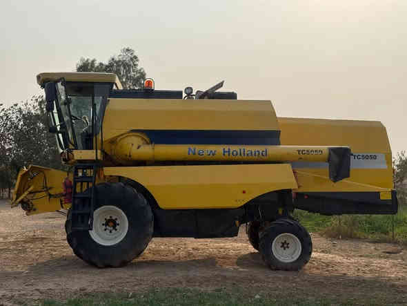 سلام عليكم لبيع حاصدة 5050مال جناي موديل 2011 فول مواصفات تايرات حرفش هيدرو دبل كشن مراية كهرباي فول محرك كير تبخير تنقيص دخان كلة بشرط شغل مديومة ادامة كاملة بدون نواقص رقم اربيل تحويل مباشر  مكان كركوك
عادة 3000
لمعرفة سعر خابر عل رقم 
***********
***********
