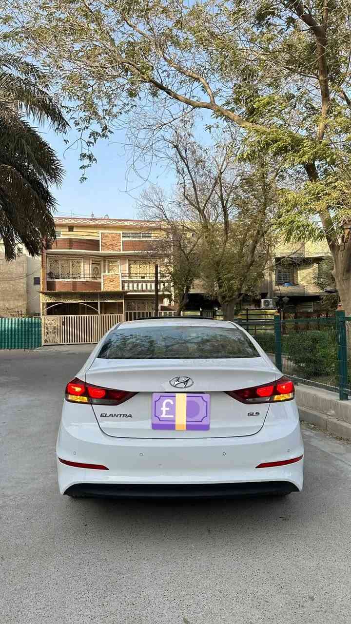 النترا 2017 وارد ايراني VIP GLS
فووول مواصفات للاخير...  1/1
عداد المسافه 150 الف حقيقي 
مواصفات: 
بصمة تشغيل 
وبصمة ابواب
 بصمة 2
حساسات امامي خلفي 
شاشه كامره اصلية تدعم الكار ابلي
تدفئه وتبريد كشنات امامي 
تدفئة كشنات خلفي 
تدفئة مقود 
تبريد بيانو مركزي و خلفي و مناخين
3 انضمة قياده 
تحديد مسار 
رادارات اماميه و جانبيه
مري قلاب عند الرجوع + اشارة + شفط
خزن كشنات ميموري 3 وضعيات
كشن السائق كهرباء 3 وضعيات 
فول تحكم ستيرن مع مثبت سرعة 
لد امامي + لد خلفي 
فتحة سقف 
كشنات جلد لون قرميدي 
كشنات خلفيه قلاب + 3 تجاوي
بصمة مع ترحيب عند الاقتراب 
صندوق ذكي يفتح عند الاقتراب 
فول سستم سماعات مع التويترات 
نضام مكابح (ابريك) Abs  
وبعد بيها هواية مواصفات والجناية مالتها يعرفها 
السيارة ادامة صدر جديد اصلي 
باتري جديد اصلي
السيارة بيها كد شبر صبغ بحافة البنيد فقط
للاستفسار يرجى الاتصال على 
رقم الهاتف ***********  واتساب 
مكان السيارة موصل
