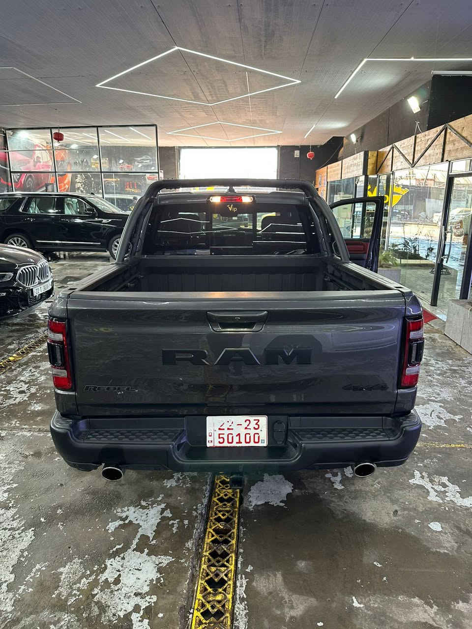 🚘 للبيع RAM REBEL – وحش الطرق 🚘
موديل: 2022
اللون: فيلي (رمادي غامق 🔥)
الممشى: 39 ألف كم فقط
الحالة: نضيفة جداً جداً ✨
المواصفات: كامل المواصفات ✔️
📌 ملاحظة مهمة:
حادثها سرقة فقط (بدون صدمات أو هيكل)
السيارة بحالة ممتازة وتشتغل 100% بدون أي مشاكل 👌
💪 مكينة قوية
💺 داخلية فخمة
🛞 ثبات وأداء عالي
❄️ تبريد ممتاز
🔊 نظام صوت قوي
🧠 تقنيات حديثة
سيارة ما تنوصف… تشوفها تحبها وتسوقها تقتنع 😍
جاهزة للفحص، وما تحتاج شي نهائياً.
📩 للتواصل خاص: ‏‪0772 792 3438‬‏ أو تعليق
⏳ لا تضيع الفرصة… مثل هالحالة نادرًا تلقى!
#RAM_REBEL
#رام_ريبل
#سيارات_للبيع
#بيك_اب
#سيارات_أمريكي
#سيارات_نضيفة
#فرصة_ما_تتعوض
#بيع_وشراء_سيارات
#معارض_السيارات
