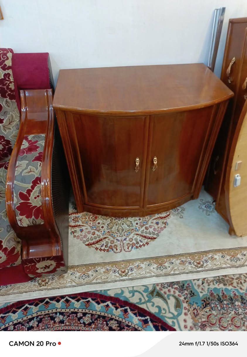 سلام عليكم غرفه نوم نضافتها ٩٠ بالميه مكان تاجي مشاهدة رقم بي واتساب *********** إشارة 
إشارة 
إشارة إلى الأصدقاء 󱢏
