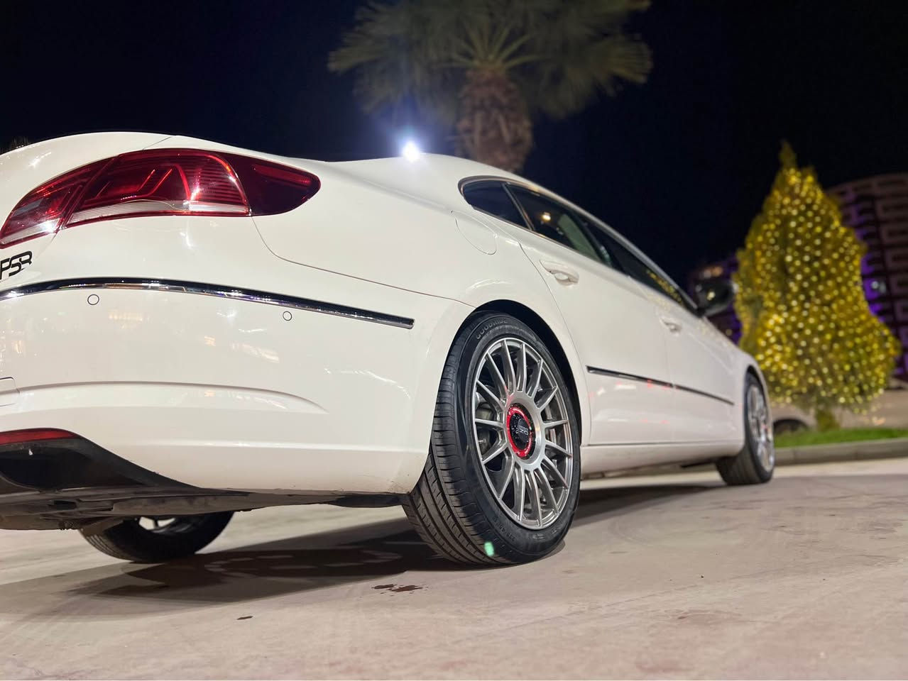 بەناوی خوای گەورە 
2013پاسات سی سی passat CC 
سەنەوێ و ڕەقەم و ژینگەی  نوێیە هەتا 2028
فول مواسەفات 
پانۆڕاما+هەر چار جام ئۆتۆ لایت لید بەگلایت لید+گوشین کارەبا +سوکان ڤۆلیۆم +تەحدیدسوعە +تەبریدلەمس دوزۆن +شاشە و کامیڕای بیلادی +6سیدی AUX+ئاوینە کارەبای شەفت وهیتەر 

سەیارەکە زۆر خاوێن مایتەوە بە نسبەتی گێڕو مەکینەی 
2.0 TORBO 6 ger 
20 تۆڕبۆی 6 گێڕە لە پاسات سی سی 6 گێڕی مەڕغوبە ئەوەی هەیبی دەزانی بەشەرتی دەعامی پشتەوە هەتا دەعامی پێشەوە بە شەرت دەدەم بڕغی لە گێڕ و مەکینەی نەکرایتەوە هەموو شتی بە شەرتە

سەیارەکە دوپارچەو نیوی سبوغە لال سەیاق بەبێ دەعم بەبێ ئێڕباگ  بەس لەسەر شوخت پەمپ کرایە  ئەمن بە 3 پارچە دەی فرۆشم   
یەک دوو جێگای گچکەی ساردە کوتە
 
 زۆر جائیزە 1 دینار مەسروفم تێدا نەهێشتیە 
چار تایەو ویلی OZ  recing لەسەرە سفر لۆم بەستایە
سەیارەکە 200000 هەزار ڕۆیشتیە  زۆر نوێ مایتەوە 
 
 ئەگەر موشتەری  تەلوفۆن بکە مەجالەکی کەمی تیدایە 
***********
Watss app viber أربيل, العراق
