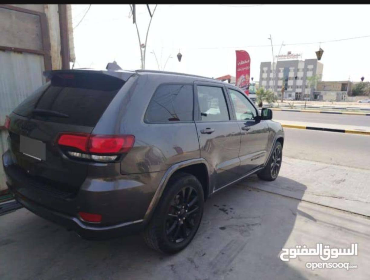 سلام عليكم جيب لاريدو بلاك توب فول موصفات 2020 بدون فتحه ماشيه 75 الف جديده جداً
1. رادار بالدعاميه + خلفي + جوانب 
3. بصمه تشغيل و ابواب 
4. تشغيل عن بعد 
5. صندوق كهرباء 
6. كشنات جلد + تتفئه 
7. شاشه ايباد كبيره 
8. حساسات + كامره خلفيه 
9. كشن سائق كهرباء 
10. نظام اتو هولد
12. تحديد مسار 
13. نظام سبورت 
14. نظام ايكو 
15. سياقه ذاتيه 
16. جاملغ امامي وبنيد فقط  
17. مكان السياره بصرة. 
18. السعر245 ورقه
19. الاستفسار.
***********
العنوان: البصرة، مجمع الأمل السكني
