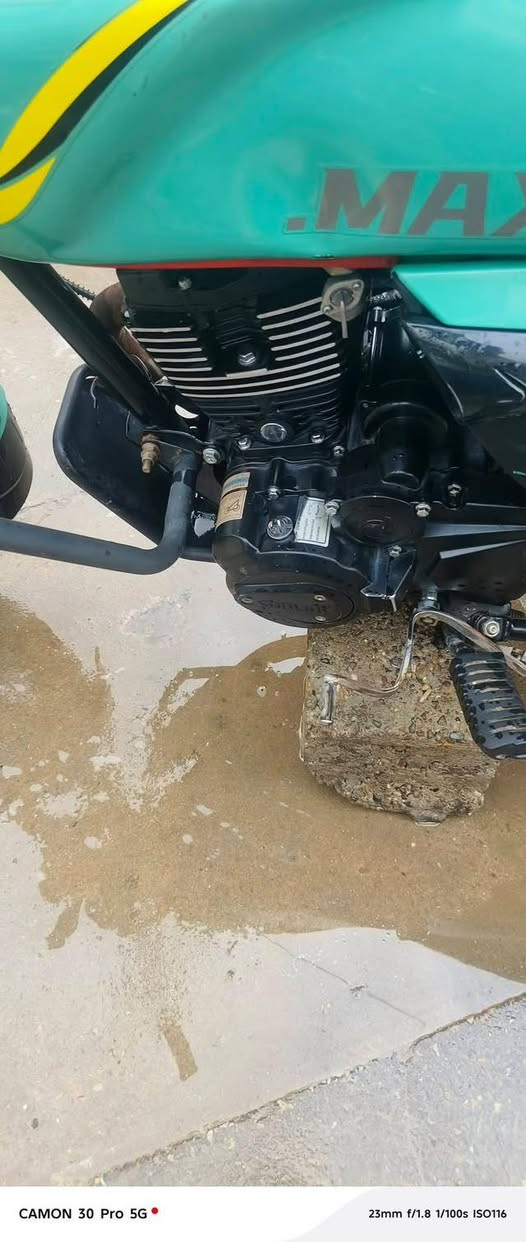 السلام عليكم سونك ماكس موديل23 كفاله عامه مكينه مكفوله كفاله عامه دراجه جديده وكله شغال سلف هندر كهربائيات كله شغال جيب فيتر وفحص السعر 650 رقمي *********** مكاني بغداد مدينه الصدر
