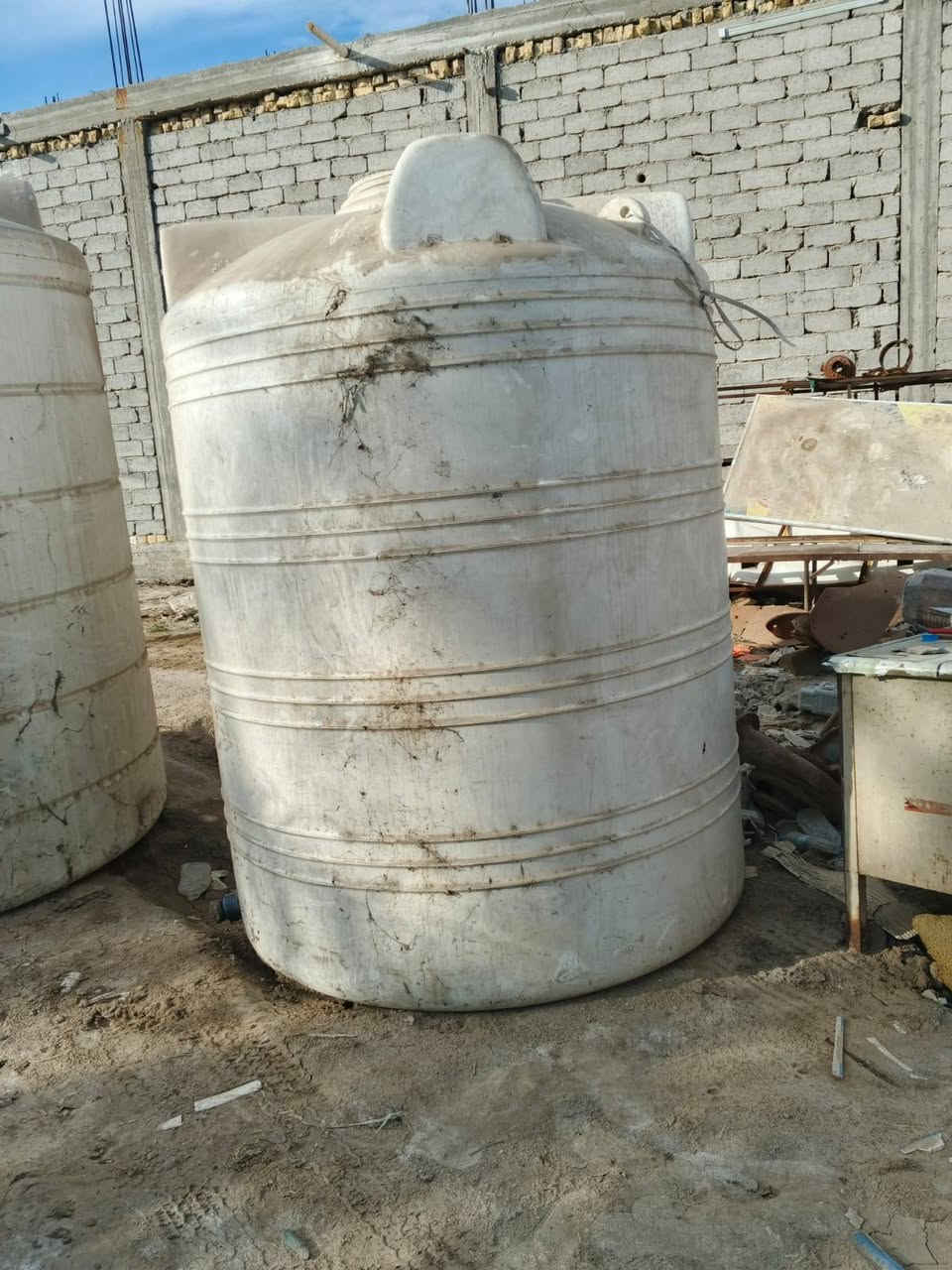 الاول حجم 10 الف لتر
الثاني 5 الف لتر
الثالث 3 الف لتر
السعر 2.500.000.
الاتصال على الخط غير متواجد على الفيس
***********
