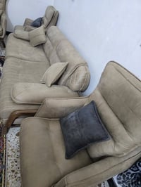 تخم قنفات كراسي عدد ٤ و القنفات الكبار عدد ٢ ام ٣    واتساب 0770504433...