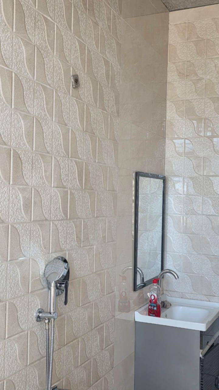 بيت جديد للبيع حي لأمين قريب بانزين خانه شموس مساحة 200م بناء كونكريت غرفتين وصاله ومطبخ واستقبال وحمام طارمه حلوه تفاصيل أكثر على رقم ***********
