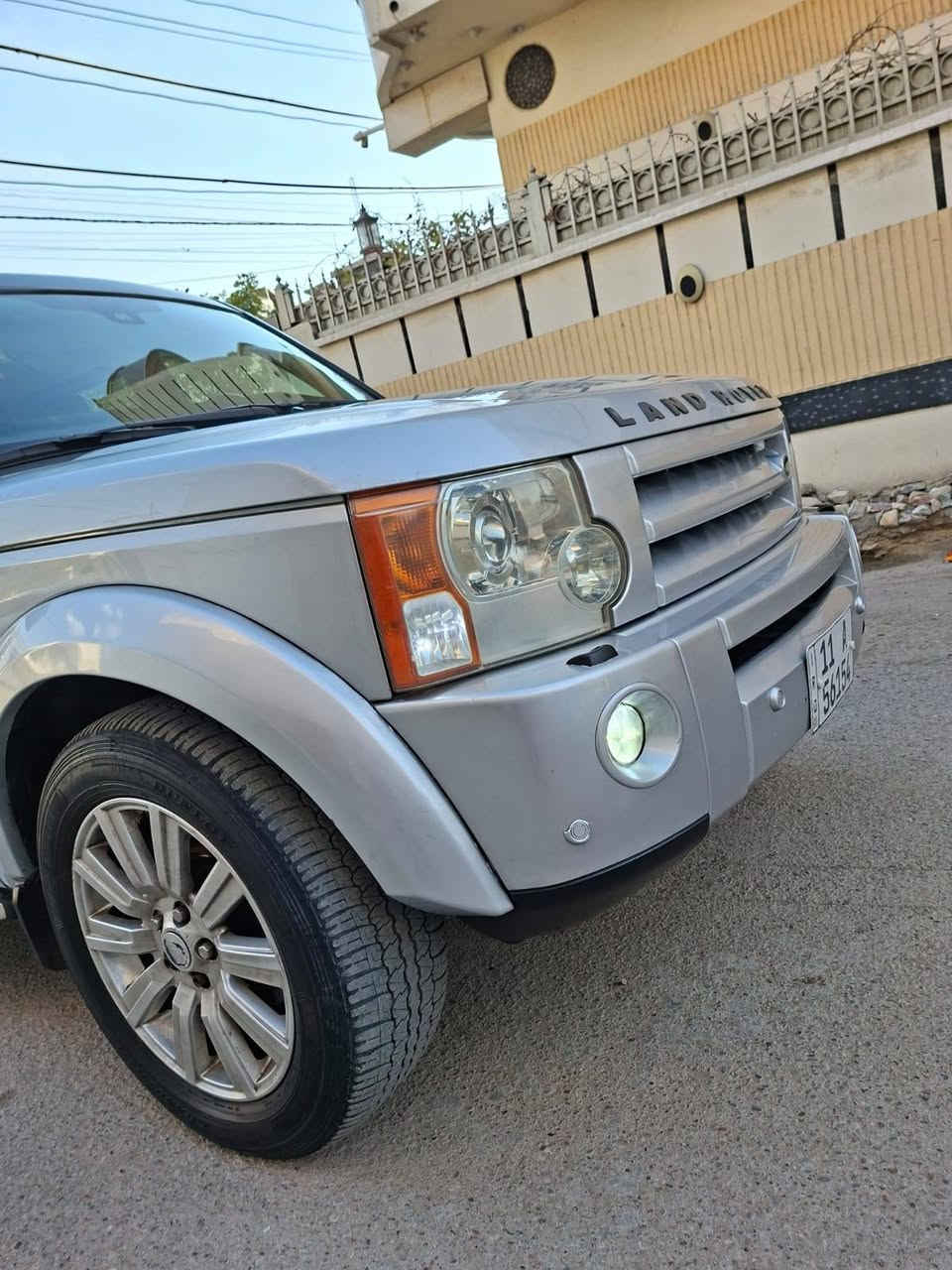 لاندروفر 2008 HSE فول 1/1 مراوس فقط 
بسمي سنويه 2029 رقم دولي هزه جديده
(السعر 115) *********** العنوان بغدادالجديده
مكينه عاديه مو سوبر المرغوب
تبريد ثلاث قطع ❄️
7 راكب 
ثلاجه 
جكات شغاله
كشنات جلد كهرباء خزن ميموري 
تدفه كسن 
ستيرن كهرباء 
سلايت جام عدد 3 
صندوق بصمه 
حساس امامي خلفي 
زراك لايت 
مري كهرباء 
تحكمات شاشه سيدي  امامي وسط خلفي 
لايت زنون عالي ناصي بلوجكتر 
انصمه قياده جبلي منحدرات انزلاق ثلوج 
سياره جاهزه من كلشي او خير من الله تراي وين ميعجبك  مواصفات السياره الجناي يعرفه
صبغ جاملغ خلفي ربع باب توحيد لون بنيد كلير
