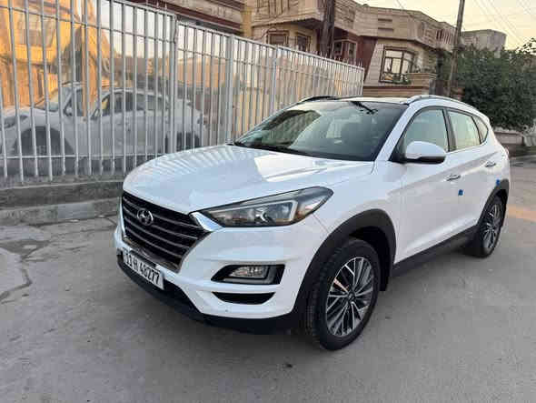 توسان للبيع موديل ٢٠١٩ خليجي الكاصد فول مواصفات محرك الفين دوش سيارة مكفوله كفاله عامه جديده وجاهزه على وضع الشركة بعدهي ماشيه ٤٨ الف سيارة فول بلي رامه بصمة ابواب بصمة تشغيل كشنات جلد وكهرباء شاشة كاميرا حساسات بلوتوث مري شفط رقم بغداد بسمنه سعرها ٢٠٨ ورقه ومكان السيارة بغداد البلديات ***********
