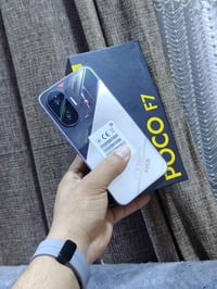 بوكو F7 • ٥١٢ • رام ١٦