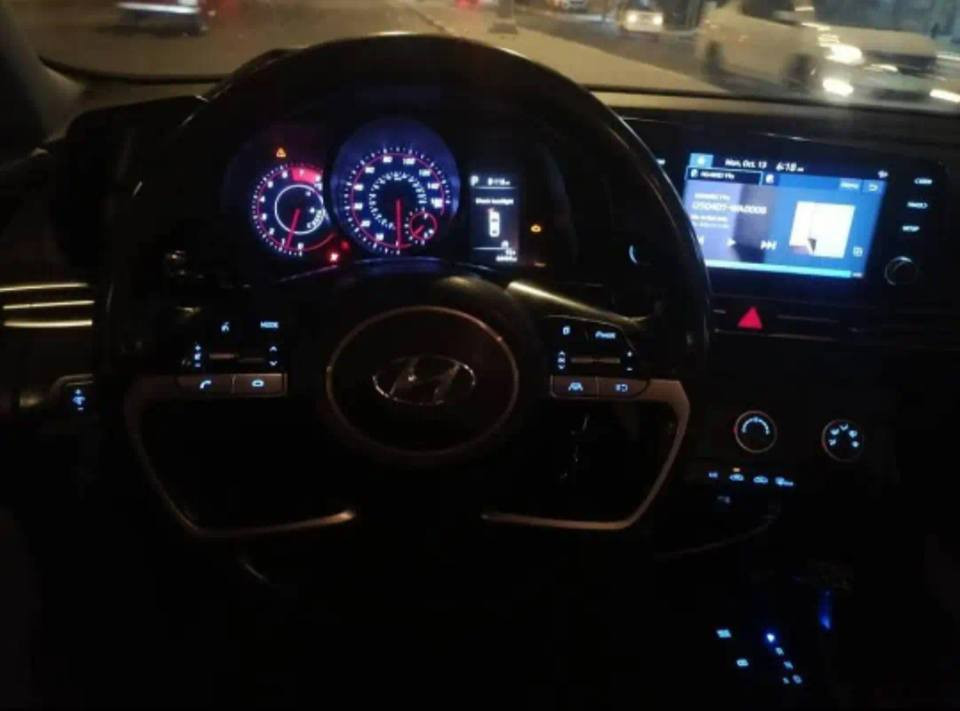 النتره للبيع موديل 2022 وارد أمريكي
ضربتها مدكر و باب و شويه من بنيد
رقم معوقين  بعد سنه تصير حره
كير AT مرغوب مو cvt
ربل مكينه جديد حداده نعمه من الله
ادامه كامله على مكينه
عبوه مجاول بلكات 
ترايك وين ما تريد 
مكاني البصره القبلة
رقم ***********
سعر 115 بيها مجال للطيبين البصرة, العراق
