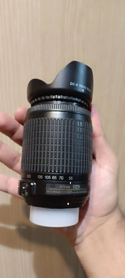 📸 عدسة Nikon AF-S DX NIKKOR 55-200mm f/4-5.6G ED VR للبيع
🔹 الماركة: Nikon
🔹 الموديل: AF-S DX NIKKOR 55-200mm
🔹 الفتحة: f/4 – f/5.6
🔹 الماونت: Nikon F (DX – مخصصة لكاميرات نيكون كروب)
🔹 المدى البؤري: 55mm إلى 200mm
🔹 التثبيت: VR (مانع اهتزاز)
🔹 المحرك: AF-S (أوتوفوكس صامت وسريع)
🔹 قطر الفلتر: 52mm
🔹 العدسات الداخلية: ED (لتقليل التشوه وزيادة الحدة)
🔹 مناسبة لـ: تصوير بورتريه – طبيعة – رياضة – فيديو
📦 الحالة: نظيفة جدًا / مستخدمة استخدام خفيف
📦 الملحقات: غطاء أمامي + غطاء خلفي + هود (مثل الظاهر بالصور)
✅ تعمل بكفاءة عالية
✅ بدون فطريات أو خدوش مؤثرة
💰 السعر: (150 سعر نهائي)
📍 الموقع: (بغداد)


**إذا كنت صاحب هذا الإعلان وتريد حذفه لأي سبب، رجاءا أرسل رسالة إلى الدعم الفني**