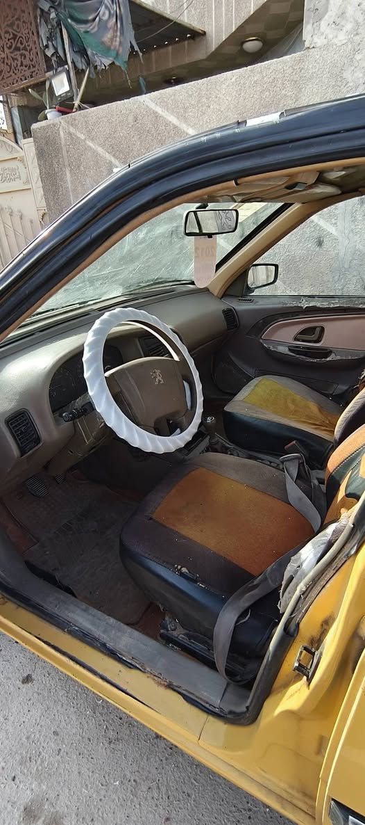 السلام عليكم بيجو لميس للبيع موديل 2012 مطلوبة هيئة وغرامات 550 تنگطع من حسابهة سيارة جاهزة كير وتخم تاير وصدر ومحرك وتبريد بيهة البطاين مال الباب شوي تعبانات شرط تحويل السعر 23 ورقة مكاني بغداد مدينة الصدر ***********
