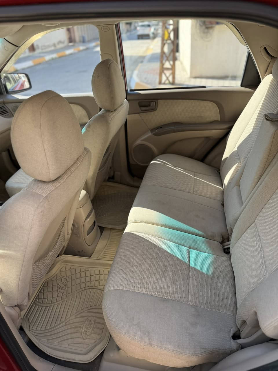 سلام عليكم KIAسبورتج موديل2008 وارد أمريكي بدون ضرر  رقم ديالى دولي محرك وكير بلادي لاصرف ولاتبخير ماشية(143الف) مواصفات عادية مكاني:ديالى بعقوبة.
السعر:115$ وبيها مجال
الرقم:***********
