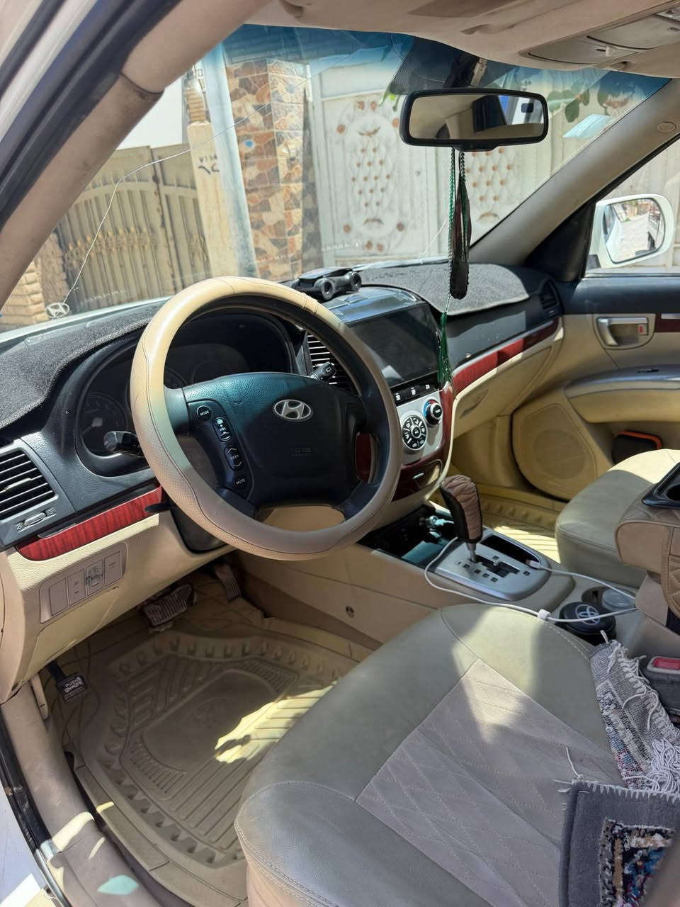 سلام عليكم السعر ٨٥ سنتافي موديل ٢٠٠٩ وارد خليجي ابيع صبغ عام رقم بغداد دولي بسمي مكاني سامراء مكينه سته ٦سرندر بيها رواجز واهاذ رقمي ***********

