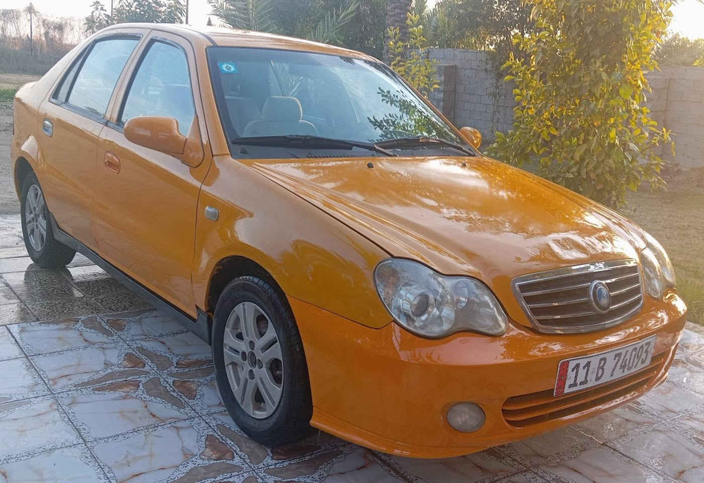 سلام عليكم للبيع
جيلي سي كي موديل 2013 رقم بغداد تحويل مباشر  مكفوله من حادث بيهه صبغ جاملغ امامي الأيمن والايسر اثر شخوط فقط كير ومحرك مكفولات صدر امامي خلفي جديد تخم تاير جديد كهربائيات شغاله 
السعر 40 وبيهه مجال 
المكان بابل المسيب
الاتصال ***********
