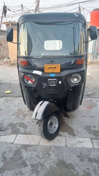 تكتك 20للبيع كفاله عامه يرادلهه بوشه وبستم فقط رقم وسنويه 07722715711