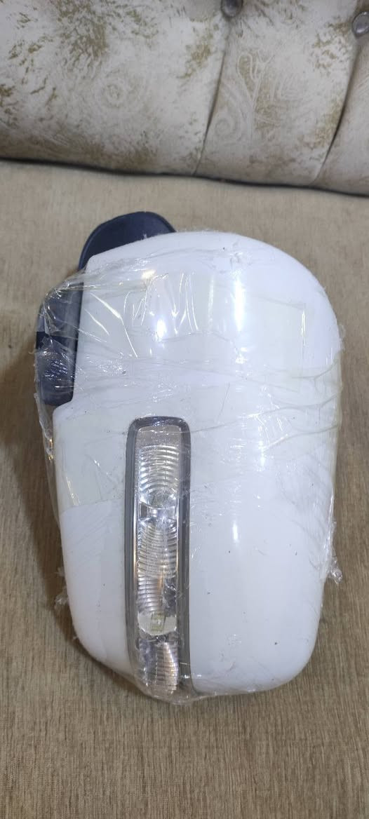 مرايا لون ابيض خليجي عادي السعر 40الف توصيل موجود ***********
