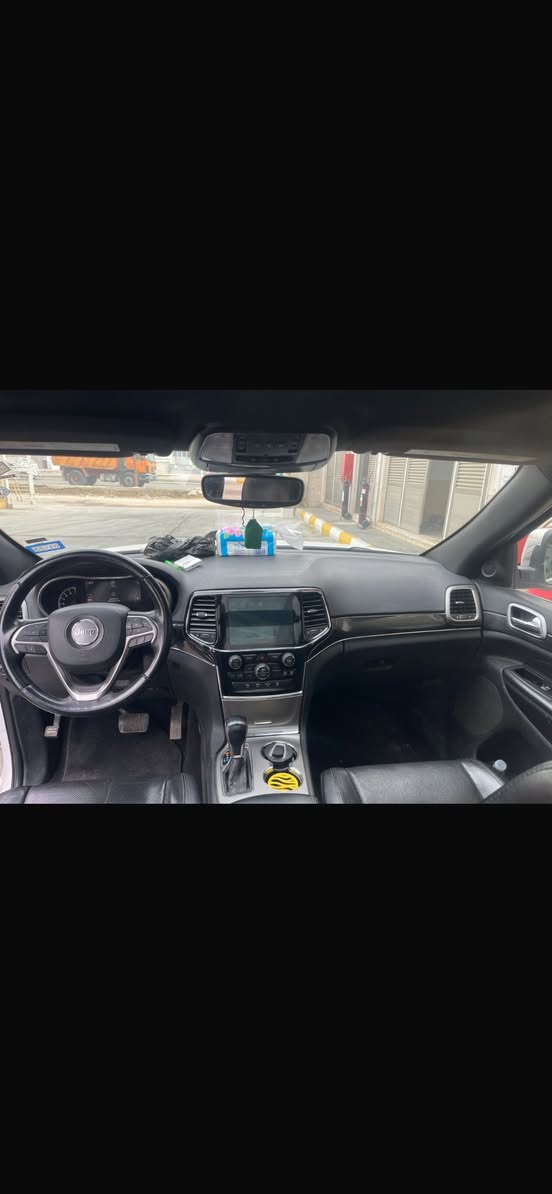 جيب موديل 21 اصل فول بدون حادث سرقه وشديتلهه  كله الغراض اصلي مال نفس الون السعر 265  ***********
