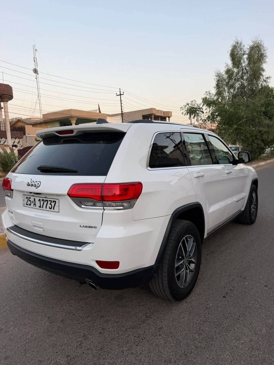 جيب لاريدو 
2018مديل 
موصفات عادي 
4ويل
حادثه جاملخ امامي مبدل 
جاملخ خلفي نصه صبغ 
بدون دواخل 
سعره 195وبيه مجال الطيبين
*********** 
***********
