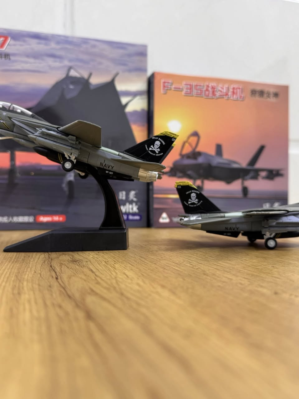 مجسمF-14 Tomcat 🇺🇸
حجم1/100 
الاجنحة مثل ما بالصورة متحركة ليست ثابتة
معدن 
للاستفسار تواصل دايركت 
#مجسم_طائرة
#مجسم_طائرة_f14
#طائرات_حربية
#مجسم_طيارات


**إذا كنت صاحب هذا الإعلان وتريد حذفه لأي سبب، رجاءا أرسل رسالة إلى الدعم الفني**
