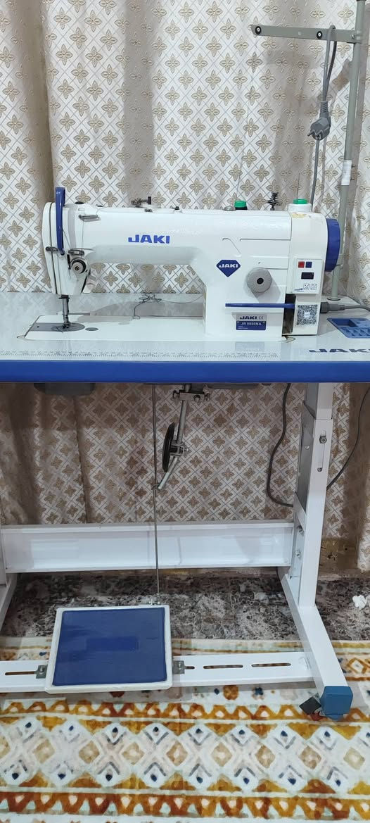 سلام عليكم مكينة خياطه حديثه بل كارتون شرط الفحص نضافه 100% كل غراضه وياه وحتئ الكرتونه وياه مستخدمه شي قليل وتجي وتشوف بعينك تقنع يلا تاخذة سعره 300 لتواصل والاستفسار الاتصال علئ الرقم وتساب او ع الخط (***********)
