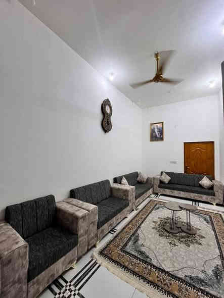 #اللهم صل على محمد وآل محمد 

يرهم مبادرة 

 #دار سكن حي  36 طابقين 

#المساحة 125 متر 

#تفاصيل الدار 

طابق اول/ غرفة وصالة وبراني كبيرة ومطبخ وصحيات داخلية وخارجية وطارمة 

الطابق الثاني/ غرفة وصالة وصحيات 

السعر 125 مليون يرهم على المبادره 

_______________________________
لشراء ومعرفة السعر يراجع مكتب الناجح للعقارات الكائن في السماوة 
حي الحكم قرب مرطبات فستقه أو مراسلتنا ع الخاص او الاتصال ع الرقم التالي 
*********** بي واتساب 
*********** بي واتساب
 علمأ دوام مكتبنا من 9 صباحأ  ولغاية 10 ليلأ  
مصطفى للعقارات
