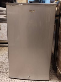 ثلاجة صغيرة للبيع شرط ماداخلة تصليح تجميد فوووووول الشراي قبل ميجي اشغ...