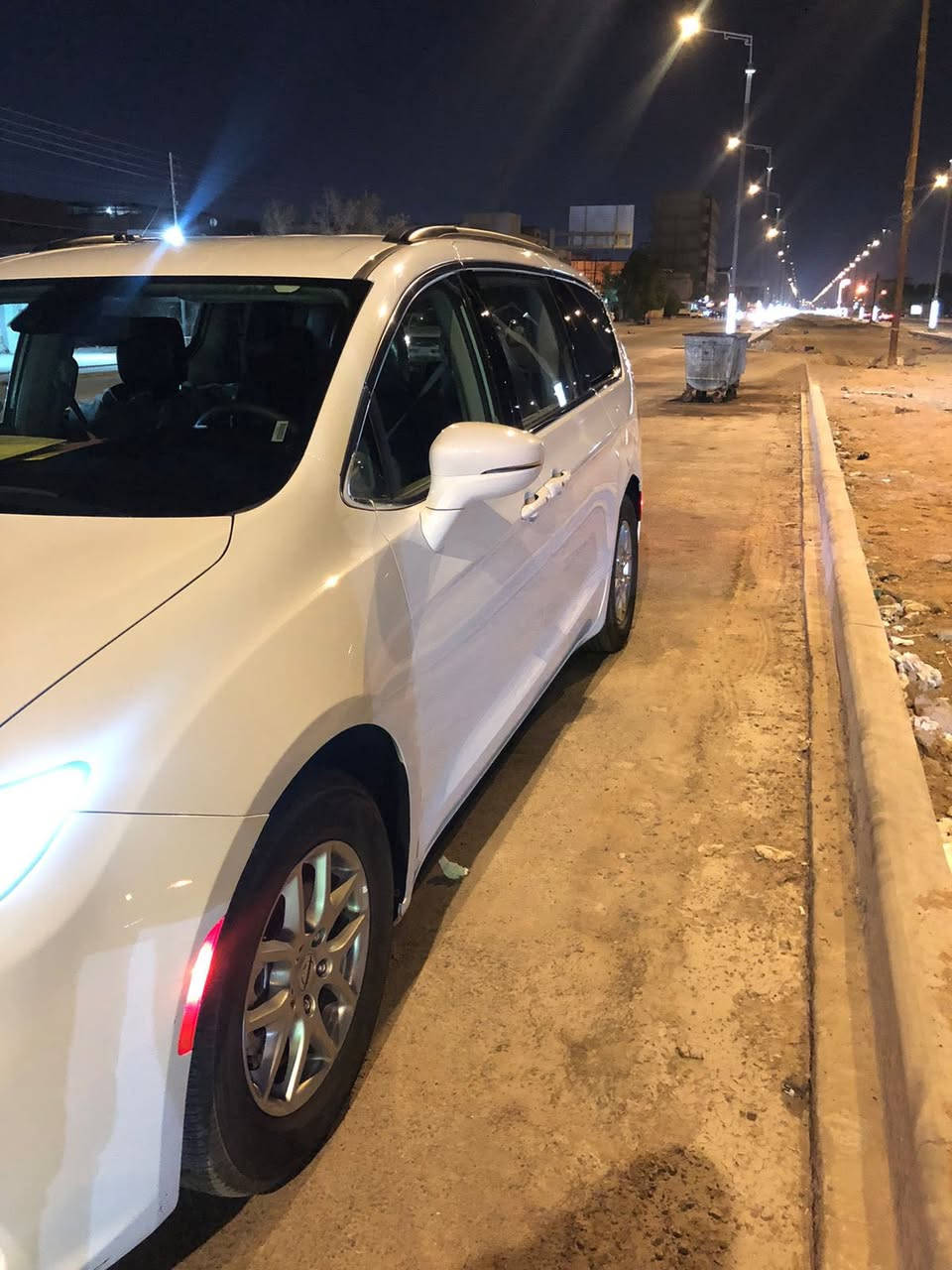 السلام عليكم
للبيع كرايسلر باسفيكا 
موديل 2022
 تقرير غرق 
لون ابيض 
رقم بصرة
السيارة ( كير و محرك و بدي كفالة عامة)
محرك 3600
 6 سلندر 
مكان السيارة البصرة 

السعر (217) و بيها مجال 

الاستفسار على الرقم (واتساب )***********
