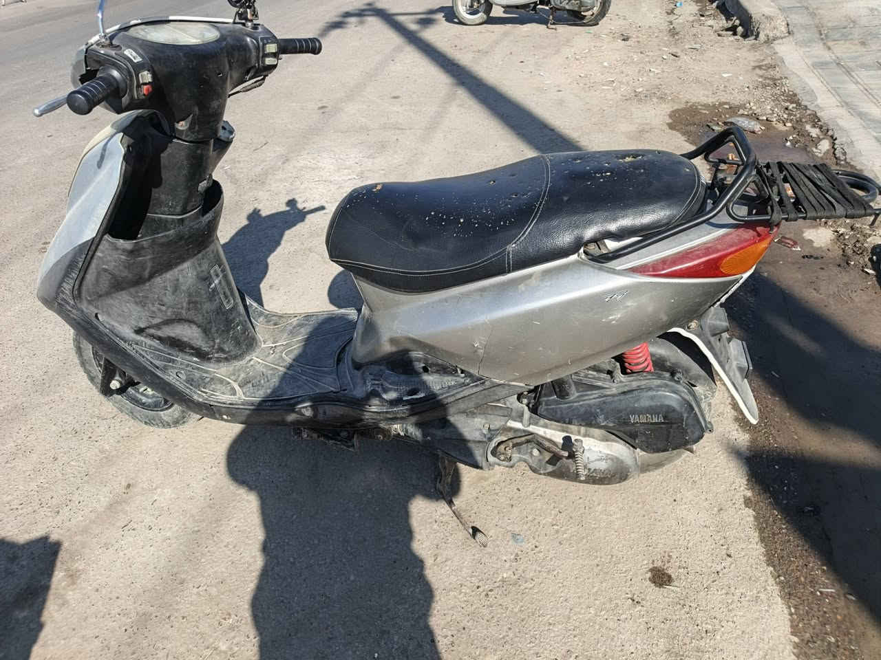 السلام عليكم دراجه بريز للبيع شغاله كامله سعر 350,000 مكاني بغداد الكاظميه هاتف***********
