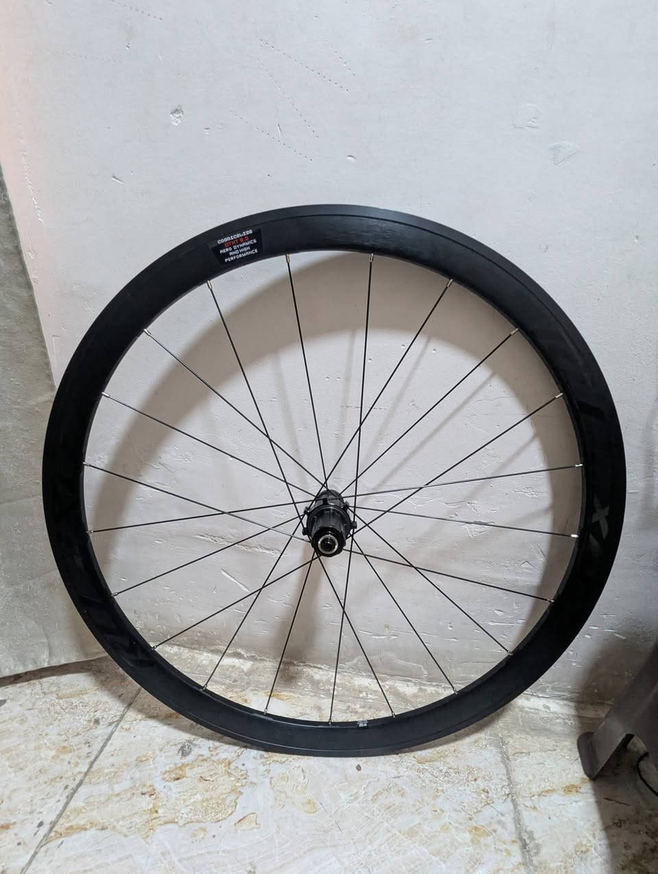 سلام عليكم
(C700)للبيع زوج ويل رود 
معدن المنيوم بطيخه كاربون 
ارتفاع ٤٠ 
كمبليون يدعم كاليبر بريك (بريك طوق )
جديد غير مستخدم 
السعر ارجو المعذره عن ذكره الي حاب يتفضل خاص او على الرقم *********** 
تحياتي
