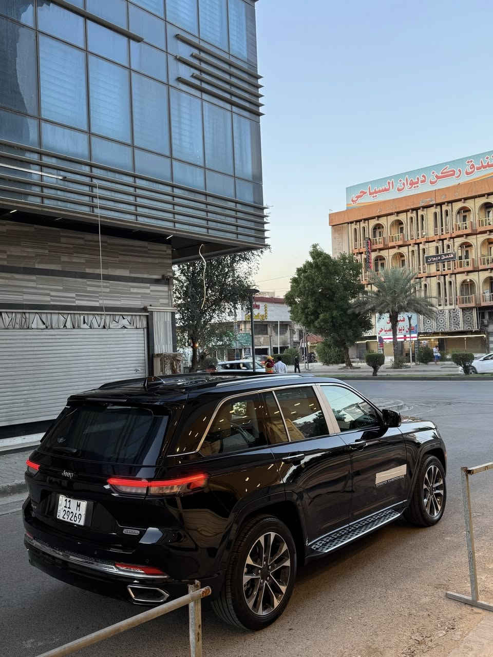 السلام عليكم جيب 2022 خليجية وكالة هارلم
السيارة فئه اوفرلاند معروفه مواصفاتها 
ماشية 21 الف كيلو حقيقي استخدام داخلي فقط حته نكراش بل بجم مابيها 
حته نايلونات الشركه بعدها بيهن كلهن 
السياره صارت بيها طخه بسيطه بغداد تبدلت باب اصليه نفس الكود ضبط متبين حته بسونر تبين فقط مفتوحه ومكانين بارد بسيطات وسعرها كلش حلو بلعافيه على الياخذها ب332 وبيها مجال بسيط 
مكاني كرادة ساحه كهرمانه ***********
