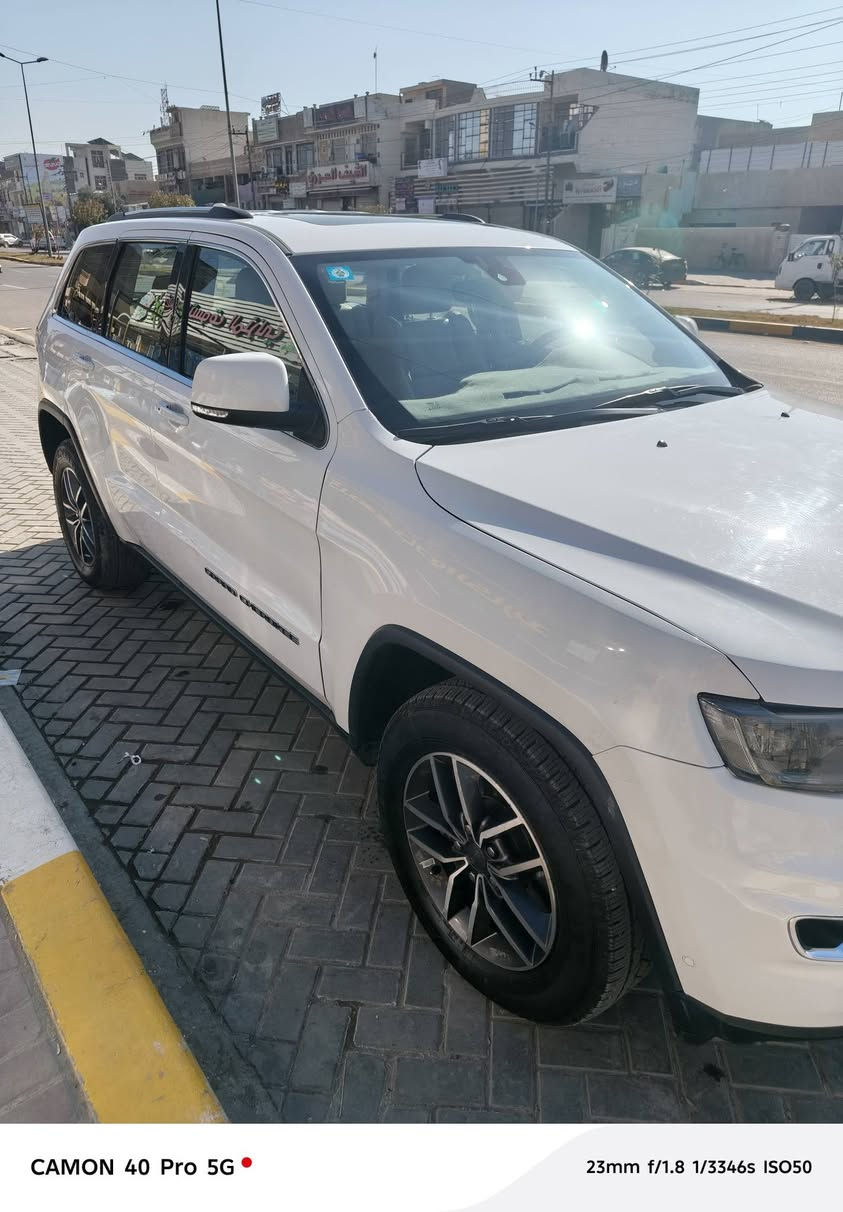 السلام عليكم
جيب كراند شيروكي
لاريدو
موديل ٢٠١٩ خليجي مكفولة كفاله عامه ماعده المذكور بل سونار
هزه جديده تخم تاير جديد السياره احله من الصوره السياره بسمي بغداد

السعر ٢٦
بغداد الغزالية
***********
