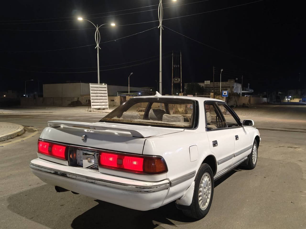 كراون مارك
موديل 1990
گير ومحرك كفاله 
رقم صلاح الدين مشروع وطني تحويل مباشر
محرك 2500
مكفولة من الصبغ عدا بارد بالجاملغ الخلفي أثر شخط
السيارة جاهزة مال جناي
للأتصال ***********
مكاني صلاح الدين
