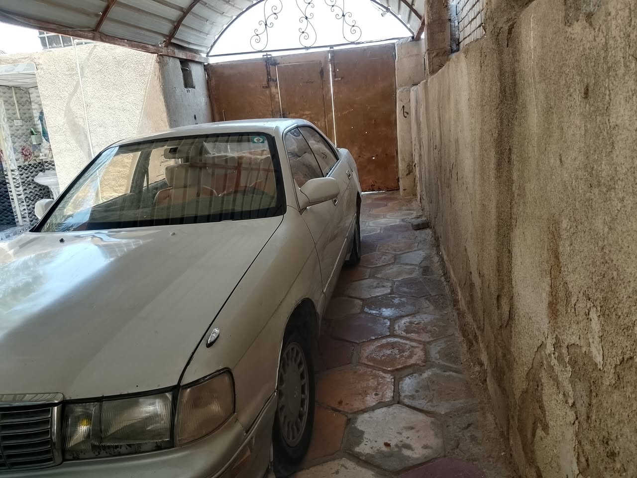 بطه فصل رقم بصره دولي 
السياره باسمي كامله من كلشي 
مكينه وكير و تبريد و حداديه 
تخم تاير 
كهربائيات كامله 
تحويل مباشر 
مكان البصره_ الزبير 
السعر مناسب 
لاستفسار التصال عله الرقم 
*********** ابو عباس
