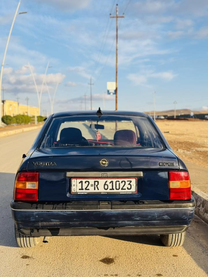 سلام عليكم 
 للبيع او مرواس  
أوبل فكترا 
موديل 1992
محرك حجم 1.6 (كير عادي)
رقم نينوى مصطره جديد (كوبون بانزين بيها ) 
محرك وكير شرط
السياره وضع شركه ضررها(جاملغ خلفي فقط )  
4تايرات جديده 
قفل مركزي 
نظام سمعات قوي (JPl)  
كشنات جديده 
سقف ودواخل كلها لوك وضع شركه لوك  
السياره نظيف من الداخل والخارج وأحلى من الصور 
مكان السياره :موصل قضاء تلعفر 
شرط تحويل 
السعر 46وبيه مجال 
للاستفسار 
رقم كورك ***********
رقم اسياسيل ***********
