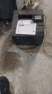 طابعه hp 400ليزر حبر باودر طباعه فقط ابيض واسود محتاجه حبر فقط مع جهاز...