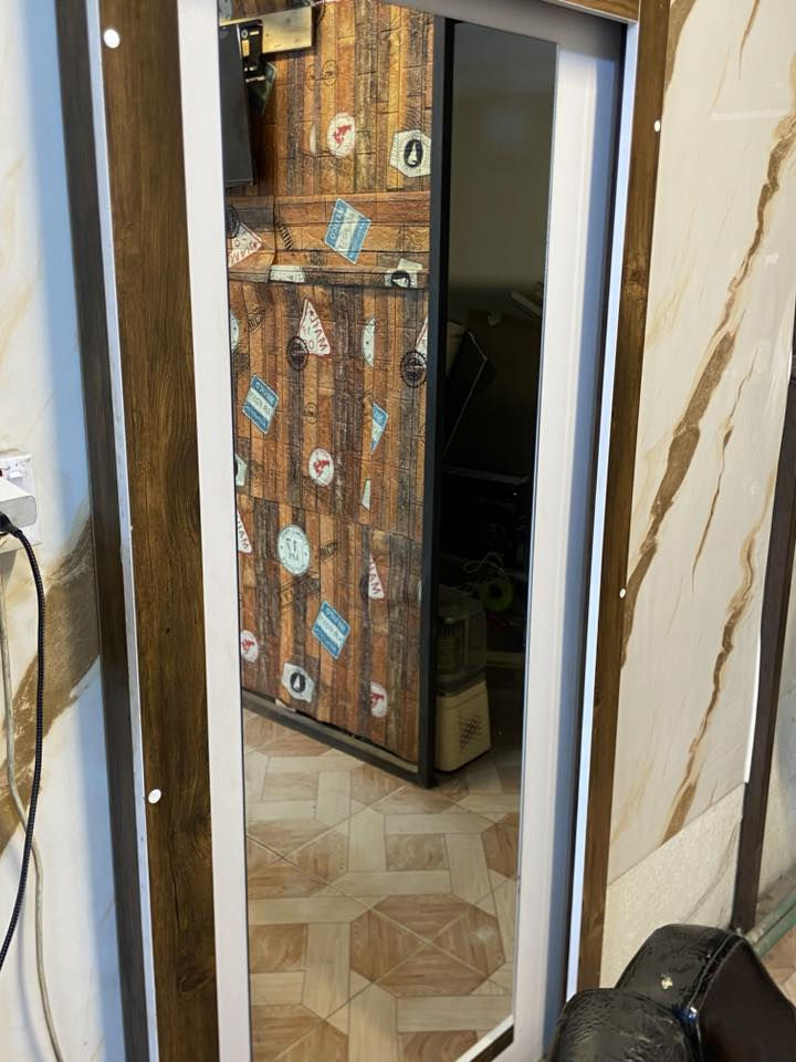 سلام عليكم حبايب كرسي حلاقه يرادله تعديل ومرأيا  ضهر أمدياف مكان كربلاء الهنيديه للتصال ***********
