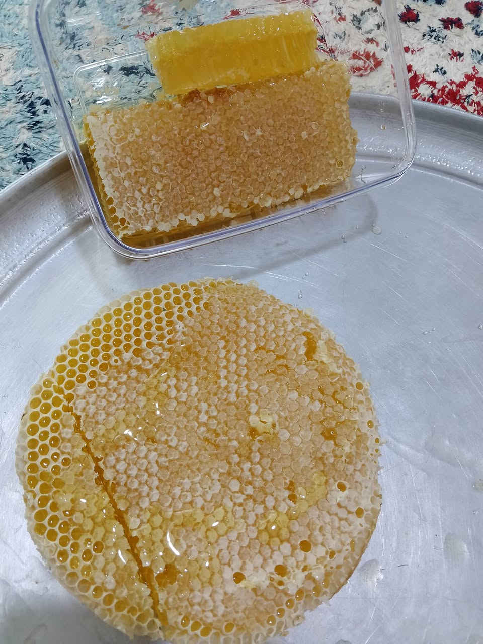 هەنگوین عەسڵی نیمچە کوێستان بەردەستە بەشەرت دەی فرۆشم *********** گەیاندنم هەیە
