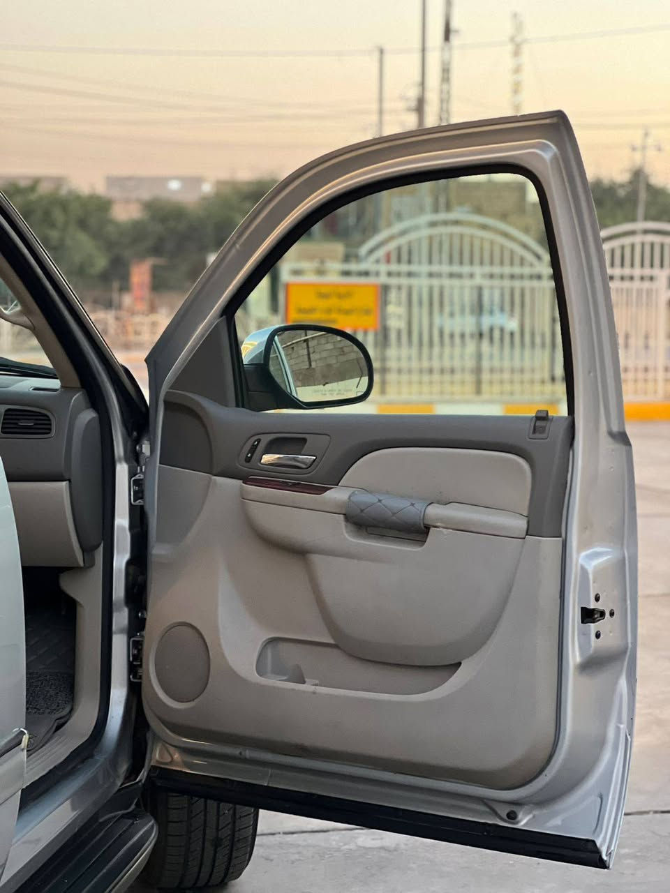 سلام عليكم
تاهو للبيع موديل 2013 فئة LTZ وارد امريكي الضرر مرفق مع الصور المواصفات :

(فتحة سقف /تحكم ستيرن /جنطه كهرباء/ اشاير بلمري /اشارة ترحيب /تشغيل عن بعد /نضام ال4 سلندر/كشنات تدفئه/مرايات كهرباء)

السياره جاهزه من كل شي (قير.مكينه.اكسل.حداديه.تخم تاير.تبريد ثلج وي السويچ)

العنوان العماره  السعر🟩240$ بيه مجال للطيبين 🤍

 ***********

‭0770 059 8467
