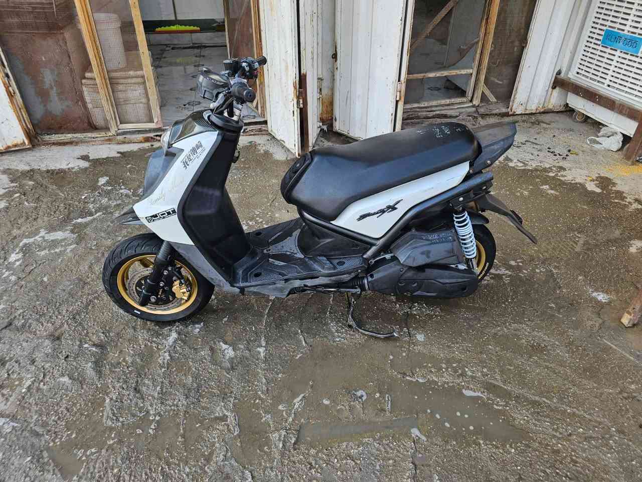 سلام عليكم دراجه سكنز جبلي دراجه مال رمبه ماصارله شهرين كفرات كاربون فايبر دراجه نضيفه بمعنى الكلمه احلا من الصور دراجه مامفتوحه دشبول اكتروني بك لايت رياضي بلاد السعر خاص سبب البيع محتاج التواصل خاص او رقم 
***********
