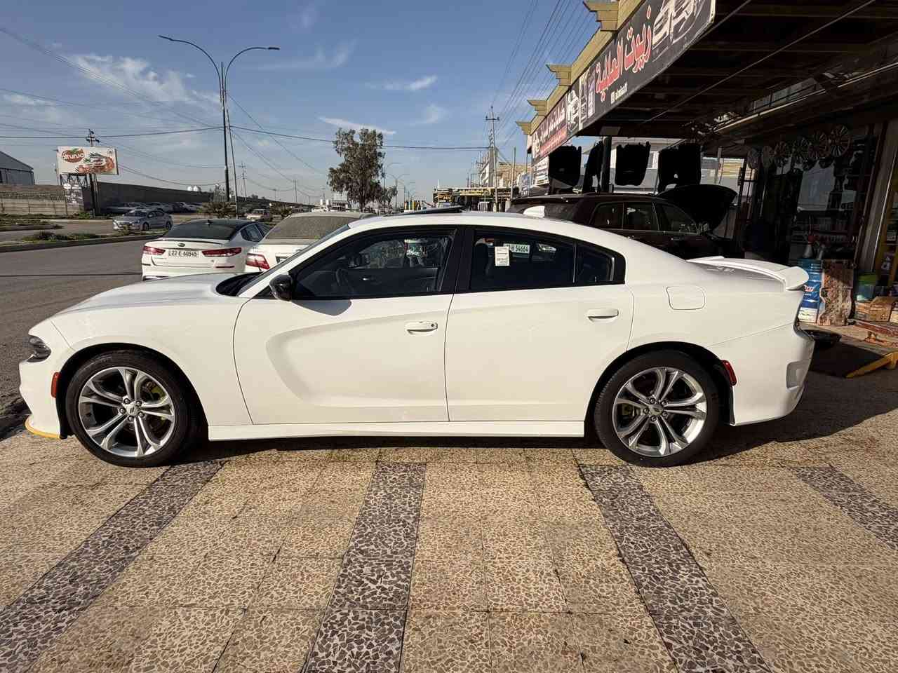 جارجر جيتي بلص موديل ١٩ رقم اربيل
كفاله من الصبغ بيها بارد بسيط 
هزه وفحص وسنوبه جديد
فول مواصفات كشن حار بارد كشن خزن 
ستيرن كهرباء داخل كنتاره دشبول جلد 
مكانها موصل
***********
