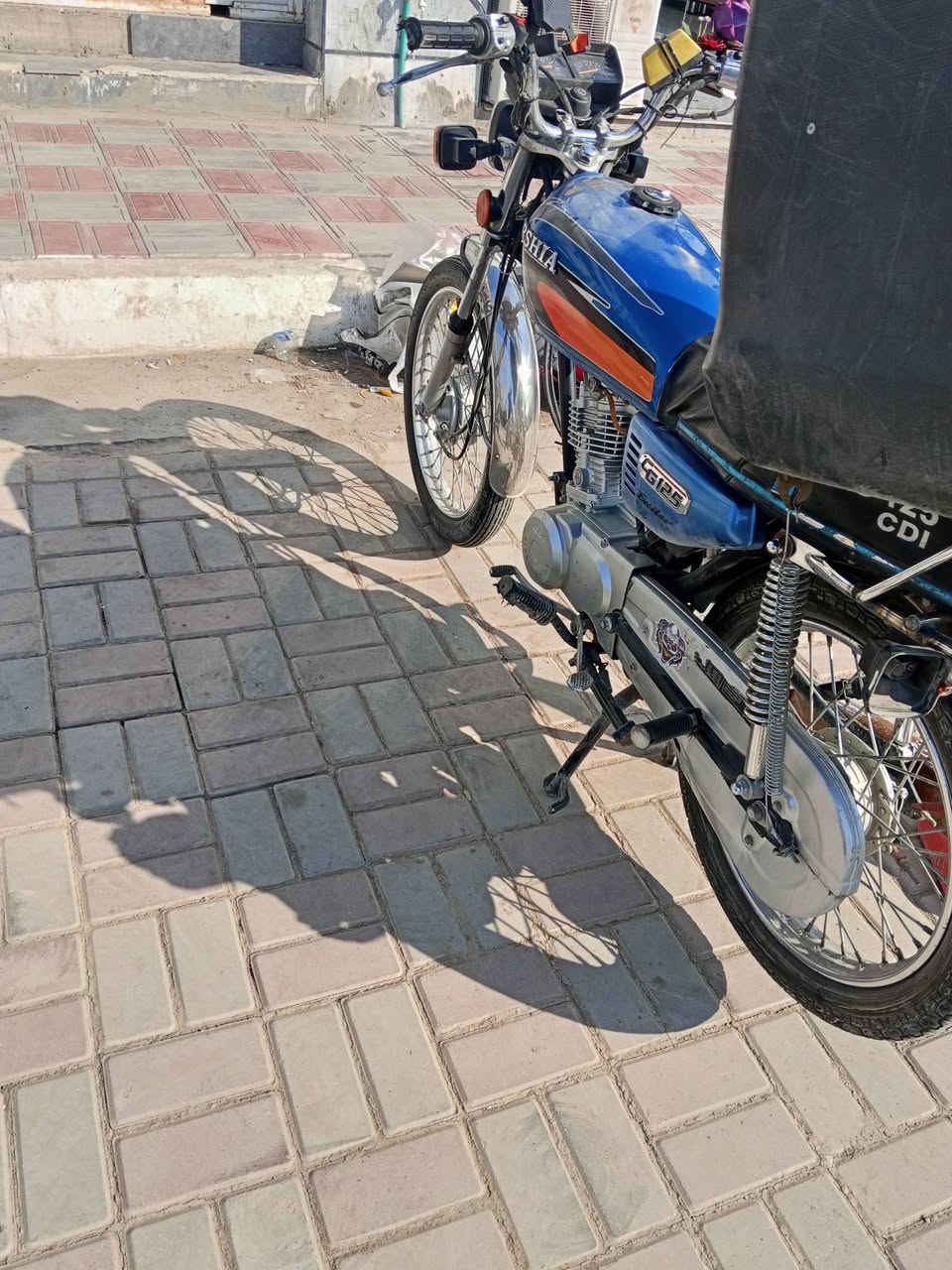 السلام عليكم دراجه ارشا موديل 24 طالعه بل 25 بشهر ال 5 اوراق سكنر الله شاهد دراجه مرتبه كلش ونضيفه وخير من الله رايدها 550 وبيها مجال بسيط حك الجيه تفضل خاص او *********** بي وتساب
