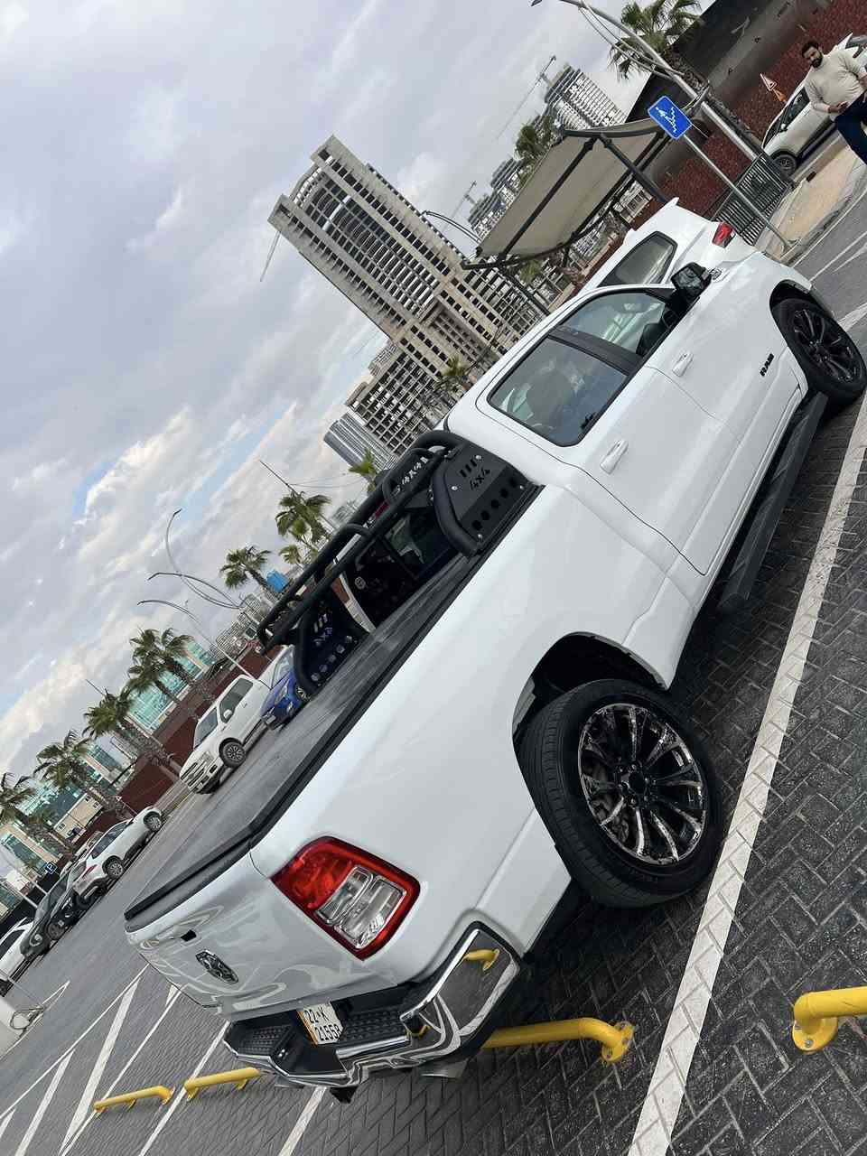 دوج رام 
موديل 2022
محرك V8.57
مواصفات بيك هورن
باب كبير بودي طويل
ماشي 73000mi
مكان سيارا اربيل
سعر 270$😱🔥💣
واتساب ***********
